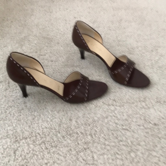 St. John Open Toe Pumps - Picture 3 of 8